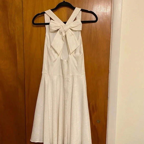 Off White Jessica Simpson Dress with Embossed Flowers Large Back Bow, Size 10 - Picture 2 of 4